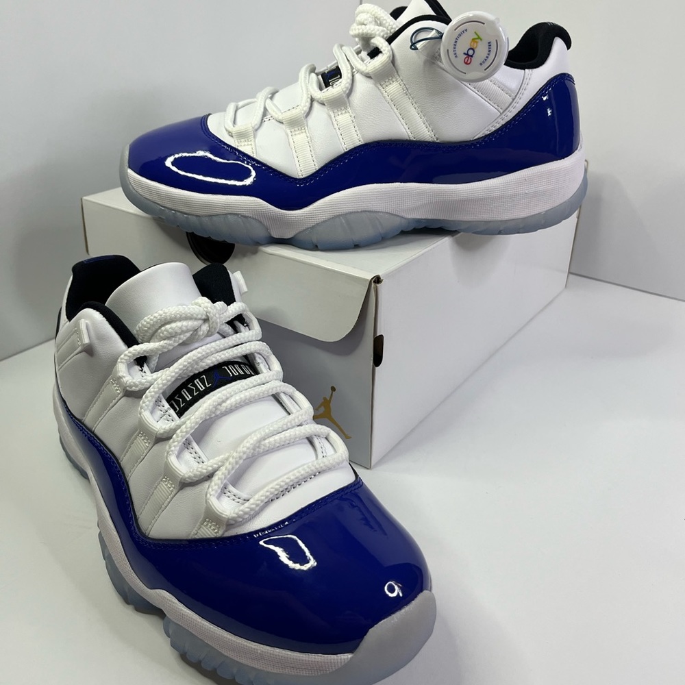 Jordan 11 Low White Concords
